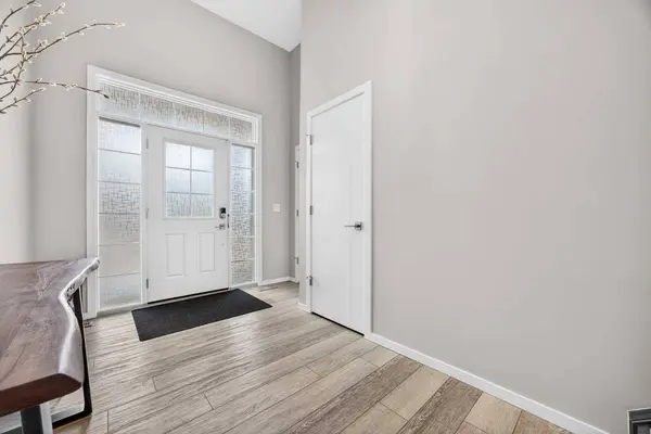 73 Yorkstone Heath SW, Calgary, AB T2X 4S4