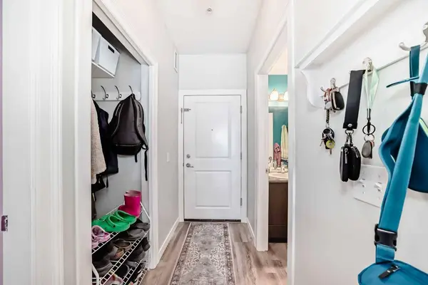 117 Copperpond Common SE #101, Calgary, AB T2Z 5E2