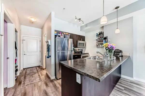 117 Copperpond Common SE #101, Calgary, AB T2Z 5E2