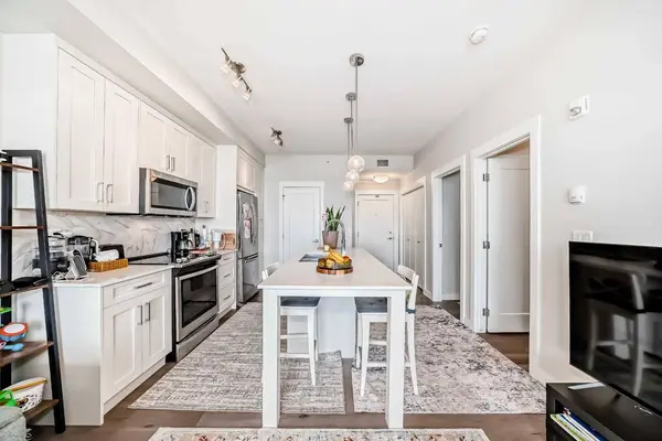 300 Auburn Meadows Common SE #415, Calgary, AB T3M 3E7