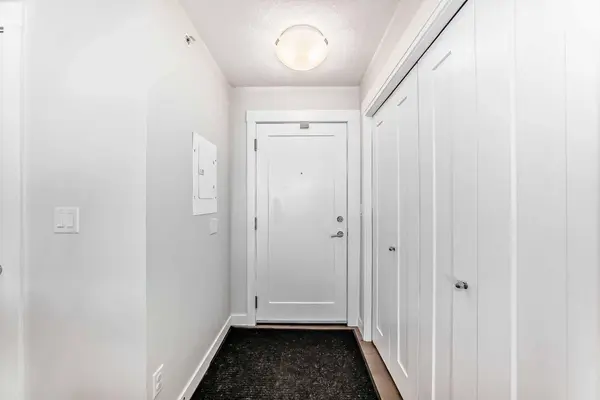 300 Auburn Meadows Common SE #415, Calgary, AB T3M 3E7