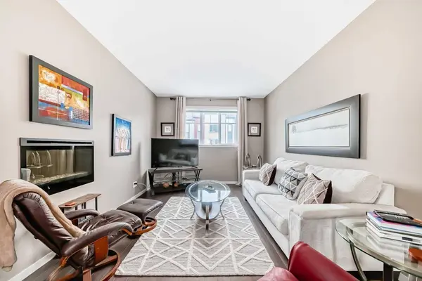 205 Copperpond ROW SE, Calgary, AB T2Z 1H3