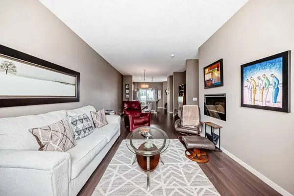 205 Copperpond ROW SE, Calgary, AB T2Z 1H3