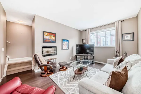 205 Copperpond ROW SE, Calgary, AB T2Z 1H3
