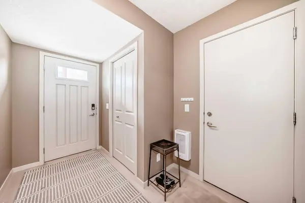 205 Copperpond ROW SE, Calgary, AB T2Z 1H3