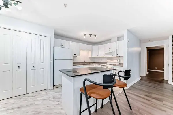 6224 17 AVE SE #2215, Calgary, AB T2A 7X8