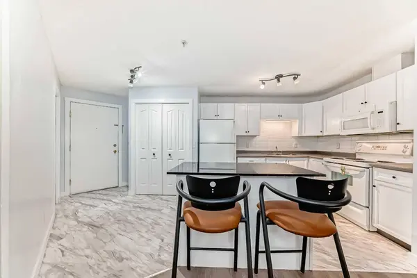 6224 17 AVE SE #2215, Calgary, AB T2A 7X8