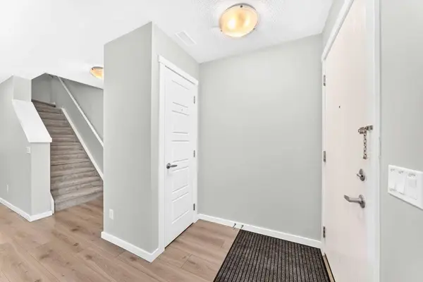 19458 37 ST SE, Calgary, AB T3M 2W9