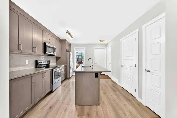 19458 W 37 ST SE, Calgary, AB T3M 2W9