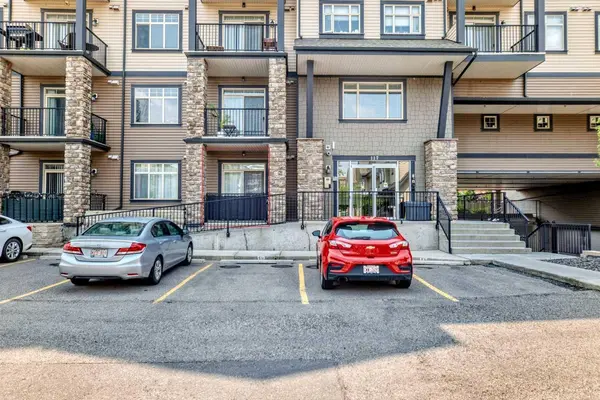 117 Copperpond Common SE #101, Calgary, AB T2Z 5E2