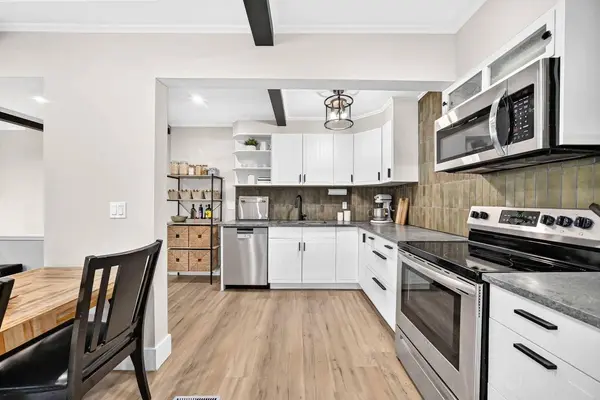 11010 Bonaventure DR SE #1702, Calgary, AB T2J 3A8