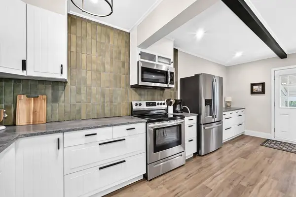 11010 Bonaventure DR SE #1702, Calgary, AB T2J 3A8
