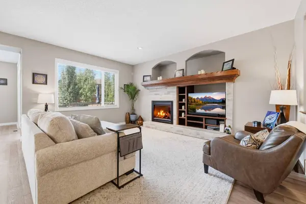 274 Autumn CIR SE, Calgary, AB T3M 0J8