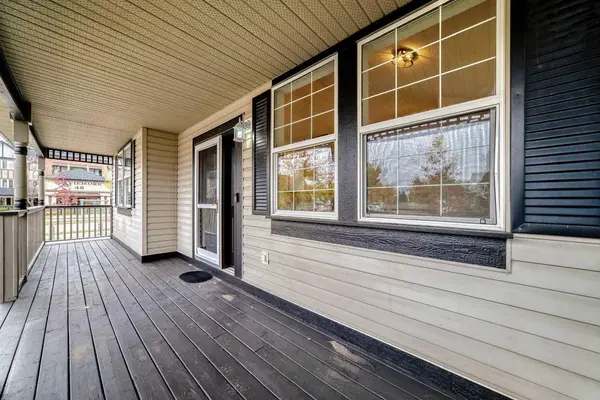 73 Inverness GN SE, Calgary, AB T2Z 2X9