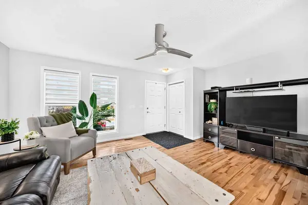 523 Auburn Bay AVE SE, Calgary, AB T3M 1T1