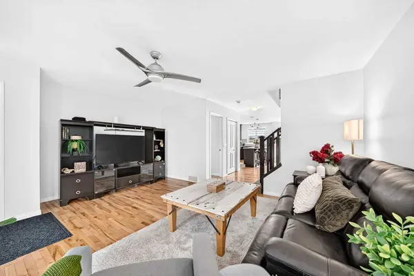 523 Auburn Bay AVE SE, Calgary, AB T3M 1T1