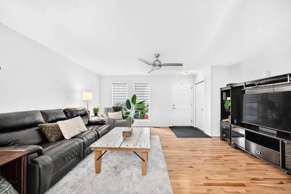 523 Auburn Bay AVE SE, Calgary, AB T3M 1T1