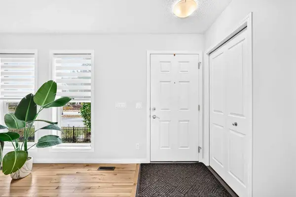 523 Auburn Bay AVE SE, Calgary, AB T3M 1T1