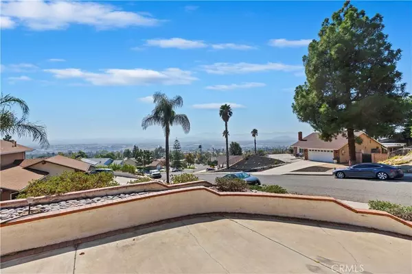 5900 Winncliff DR, Jurupa Valley, CA 92509