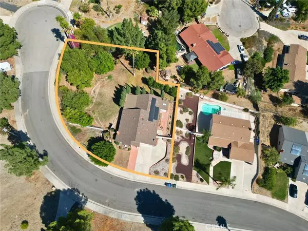 5900 Winncliff DR, Jurupa Valley, CA 92509