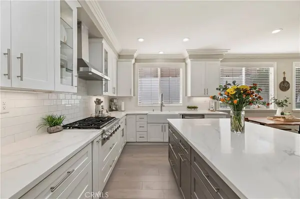 3926 Holly Springs, Corona, CA 92881