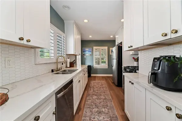 1124 S Vicentia, Corona, CA 92882