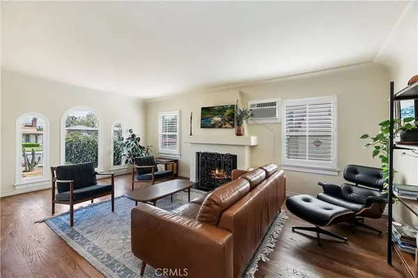 1124 S Vicentia, Corona, CA 92882