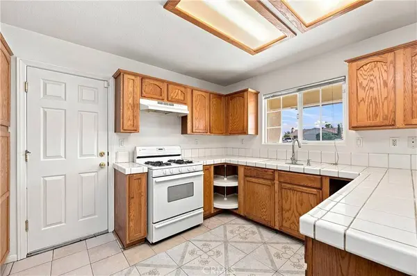 15622 Burwood, Victorville, CA 92394