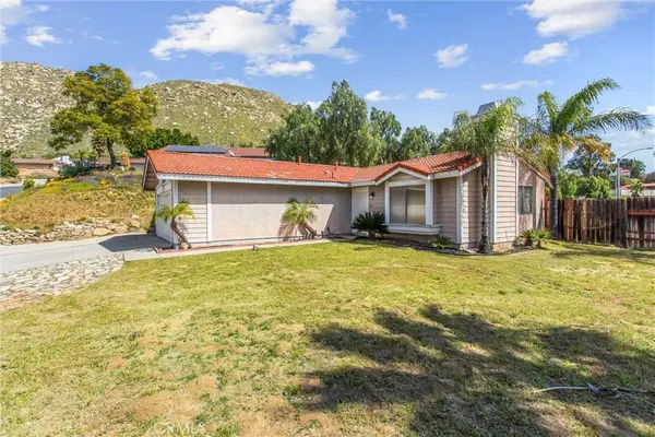 11742 Black Hawk LN, Moreno Valley, CA 92557