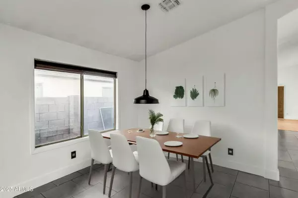 2021 E CALDWELL Street, Phoenix, AZ 85042