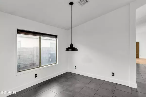 2021 E CALDWELL Street, Phoenix, AZ 85042