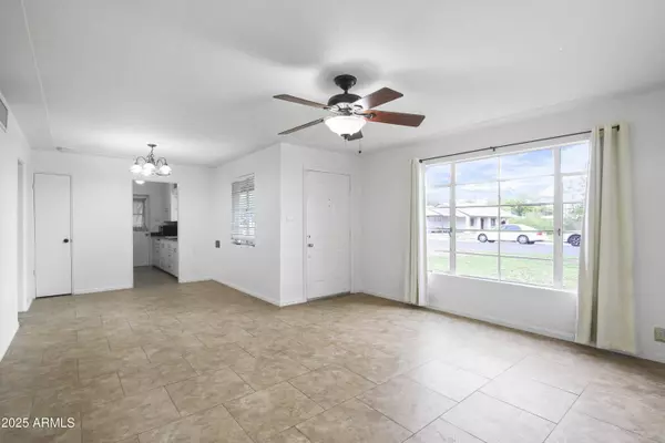 549 N Olive --, Mesa, AZ 85203