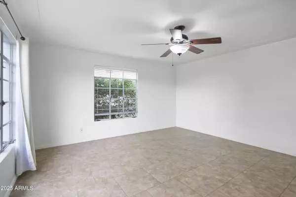 549 N Olive --, Mesa, AZ 85203