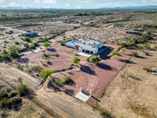 21736 W DESERT MIRAGE Drive, Wittmann, AZ 85361