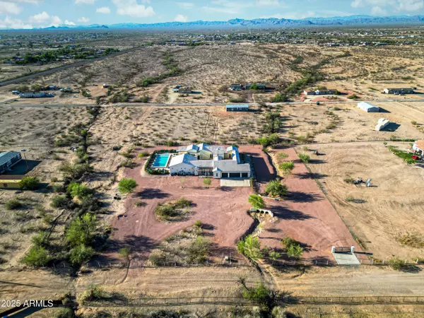 21736 W DESERT MIRAGE Drive, Wittmann, AZ 85361