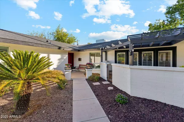 619 E VISTA Avenue, Phoenix, AZ 85020