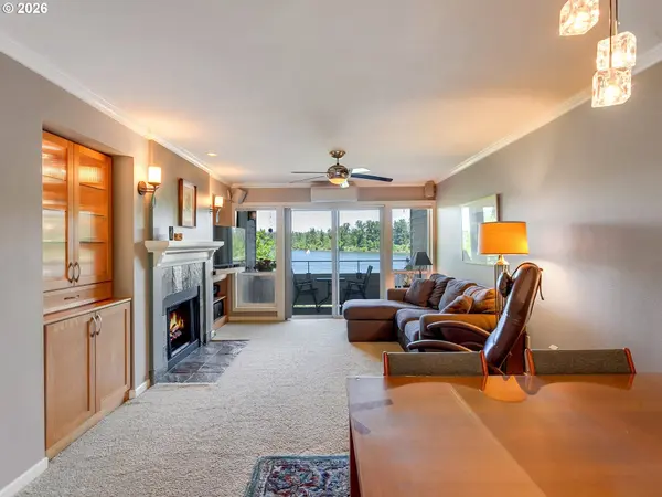 5110 S LANDING DR #303, Portland, OR 97239