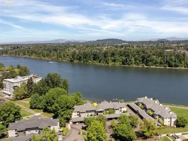 5110 S LANDING DR #303, Portland, OR 97239
