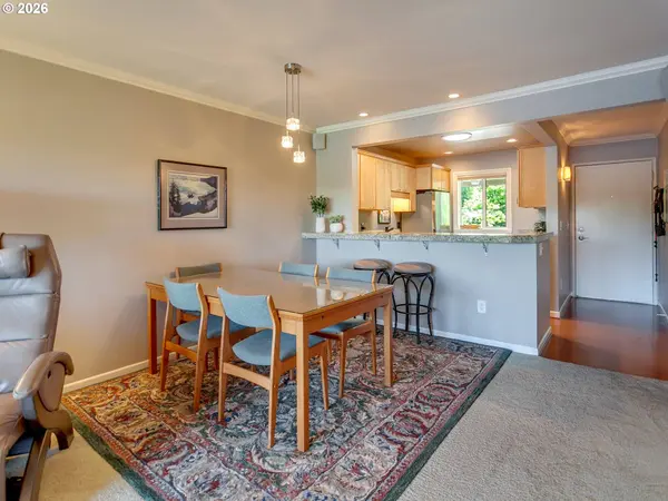 5110 S LANDING DR #303, Portland, OR 97239