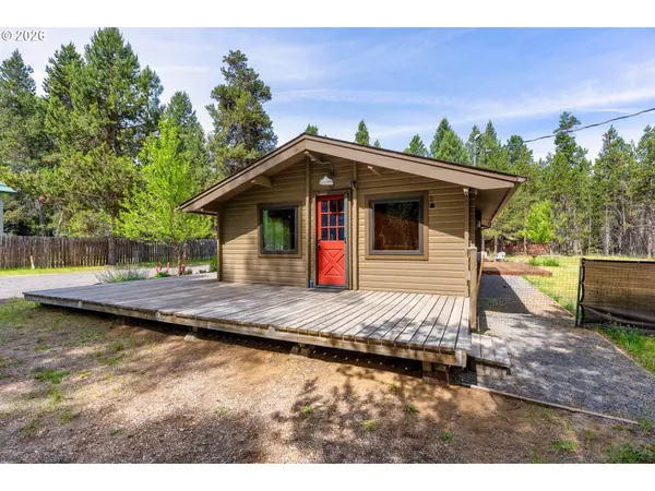 56711 LUNAR DR, Bend, OR 97707