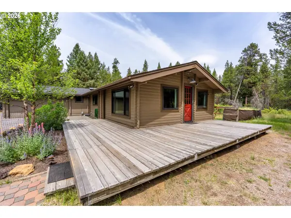 56711 LUNAR DR, Bend, OR 97707