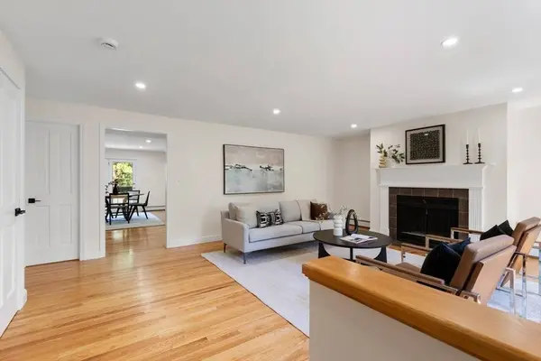 29 Cottage St #29, Newton, MA 02464