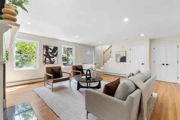 29 Cottage St #29, Newton, MA 02464