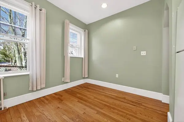 164 Strathmore R #4, Boston, MA 02135