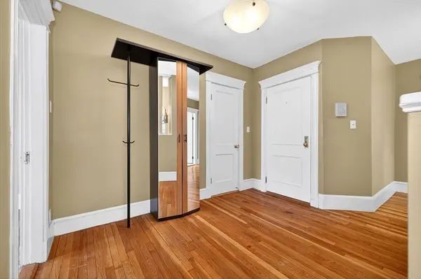 164 Strathmore R #4, Boston, MA 02135