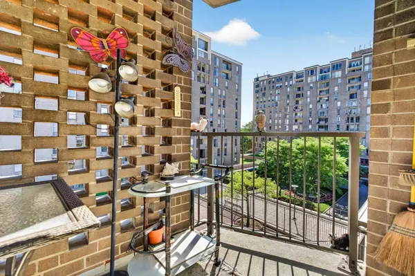 44 Washington #502, Brookline, MA 02445