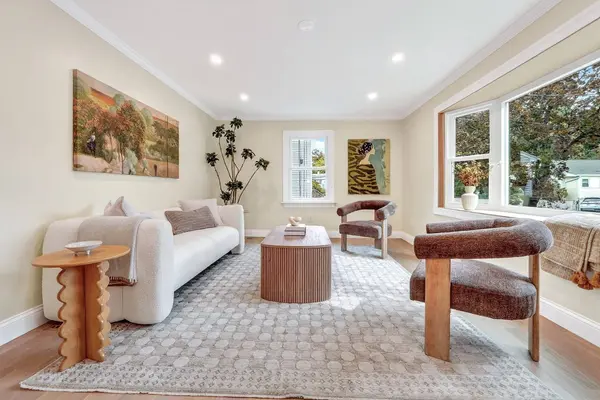 107 Woodley Ave