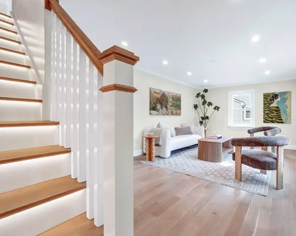 107 Woodley Ave, Boston, MA 02132