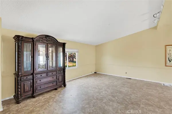 5332 Sundown Dr, Phelan, CA 92371