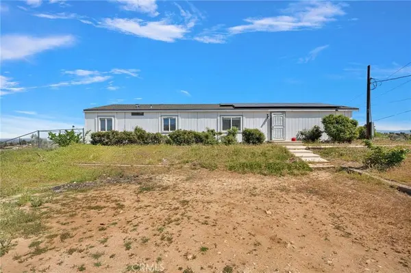 5332 Sundown Dr, Phelan, CA 92371